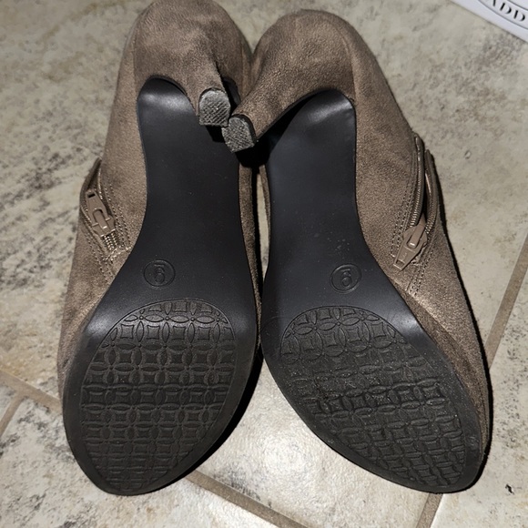 MERONA Molly nude suede boot heels, size 9! - Picture 4 of 5